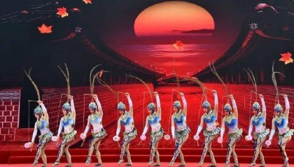  兰斯新球场首秀迎来开门红