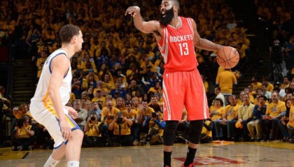  勇士绝杀雷霆终结对手七连胜势头  